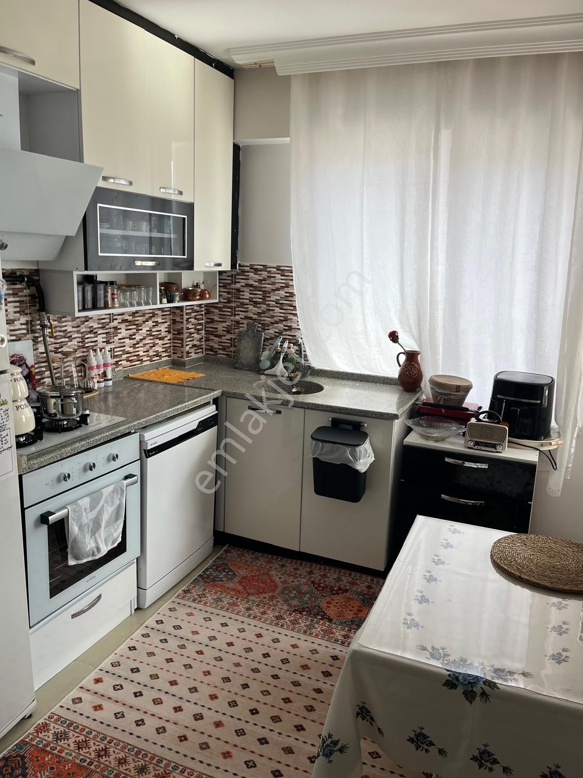 Afyon Ali İhsan Paşa Mahallesinde Satılık 3+1 Daire - Görsel 4