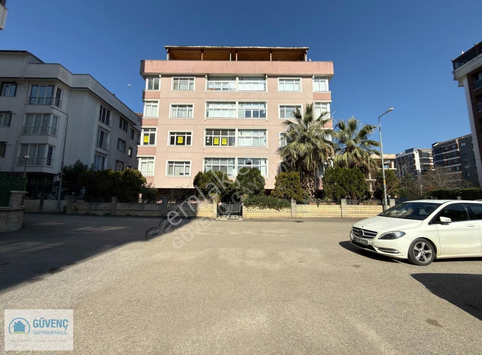 Güvenç'den Yayla Zeytinlik'te Emsalsiz Genişlikte 3+1...