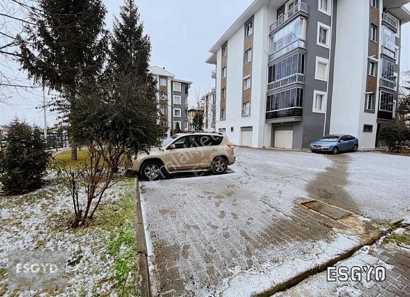 Esgyo'dan Batıkent Mah. Site İçerisinde Bakımlı 3+1 Daire