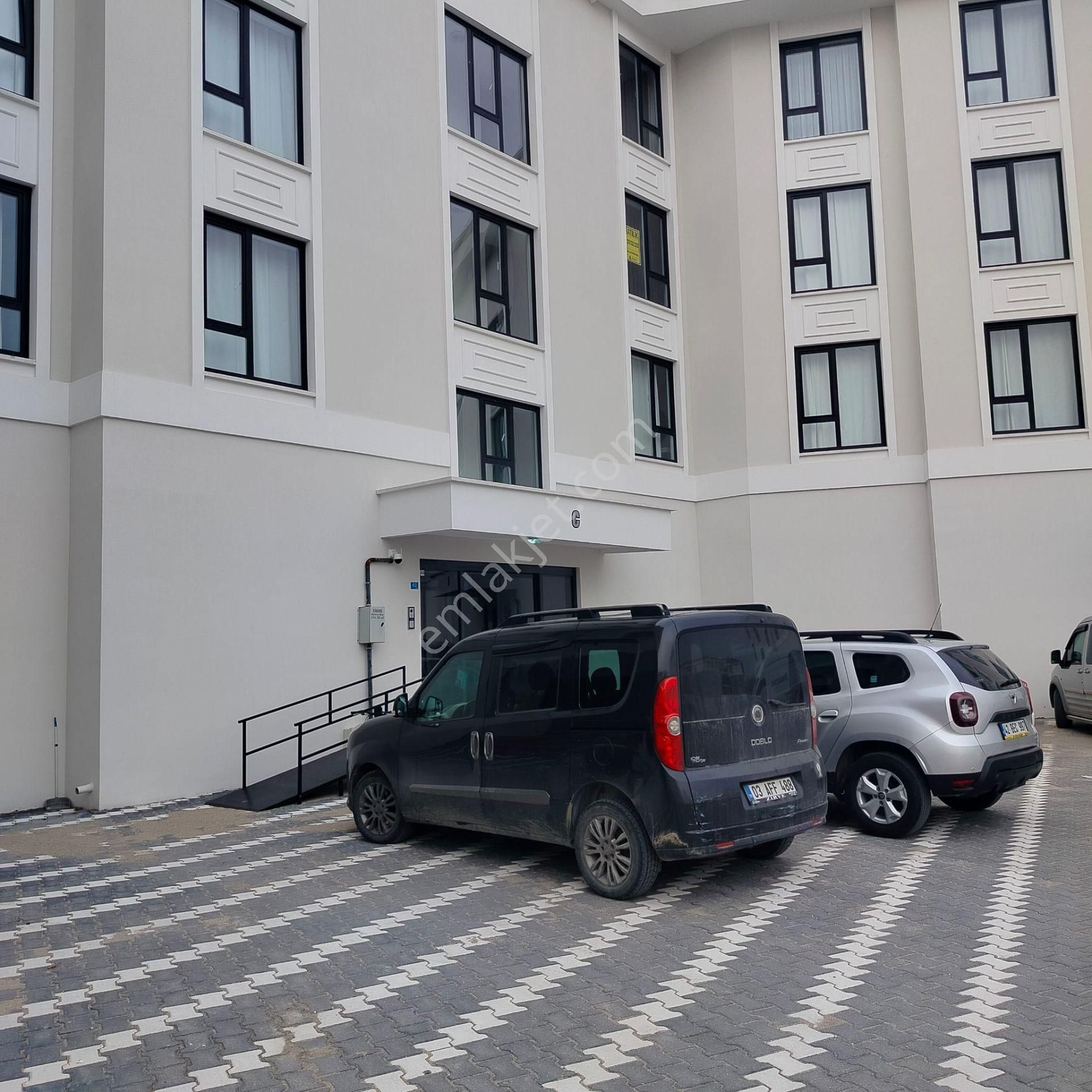 Afyon Selçuklu Mahallesinde Satılık Eşyalı 2+1 Daire - Görsel 11