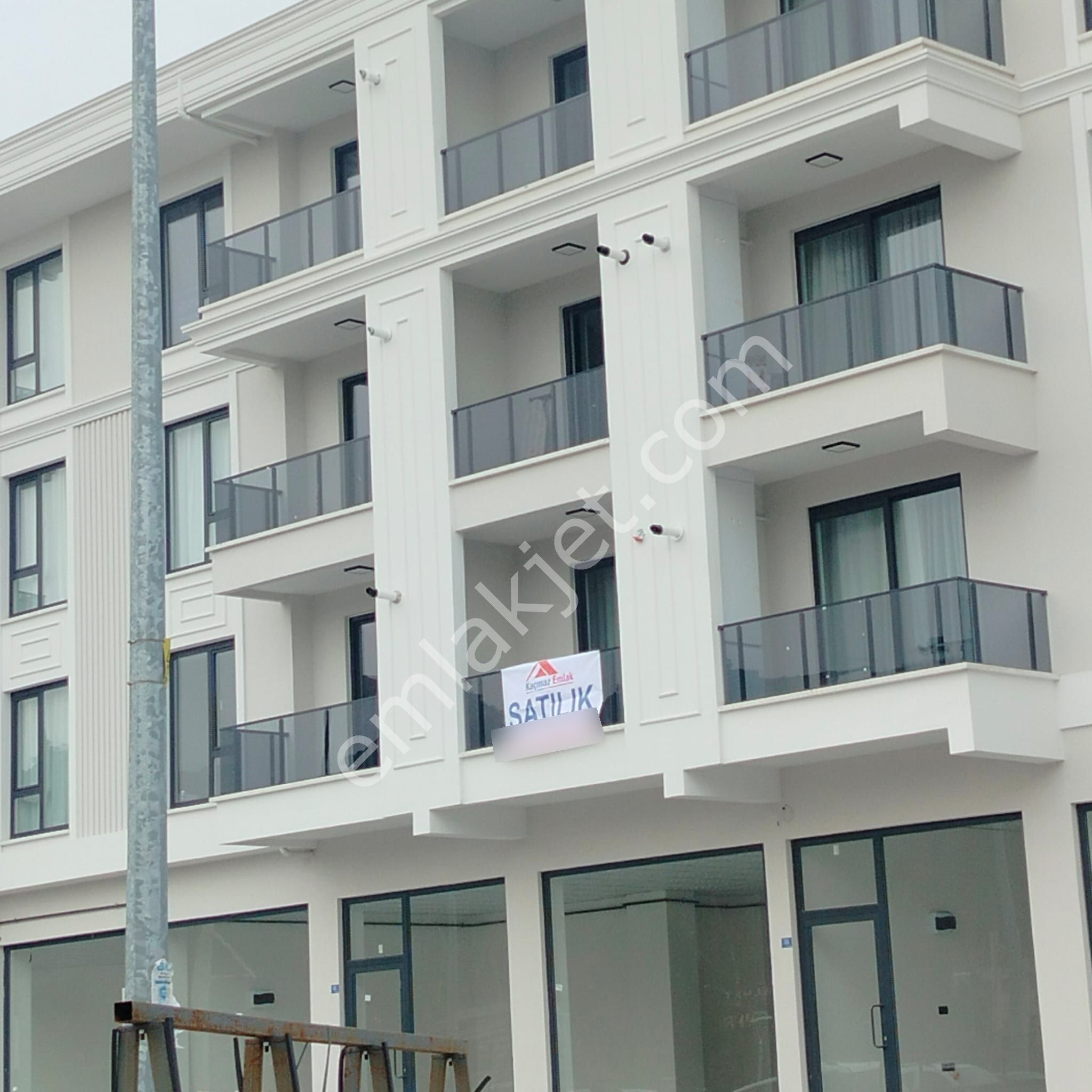 Afyon Selçuklu Mahallesinde Satılık Eşyalı 2+1 Daire