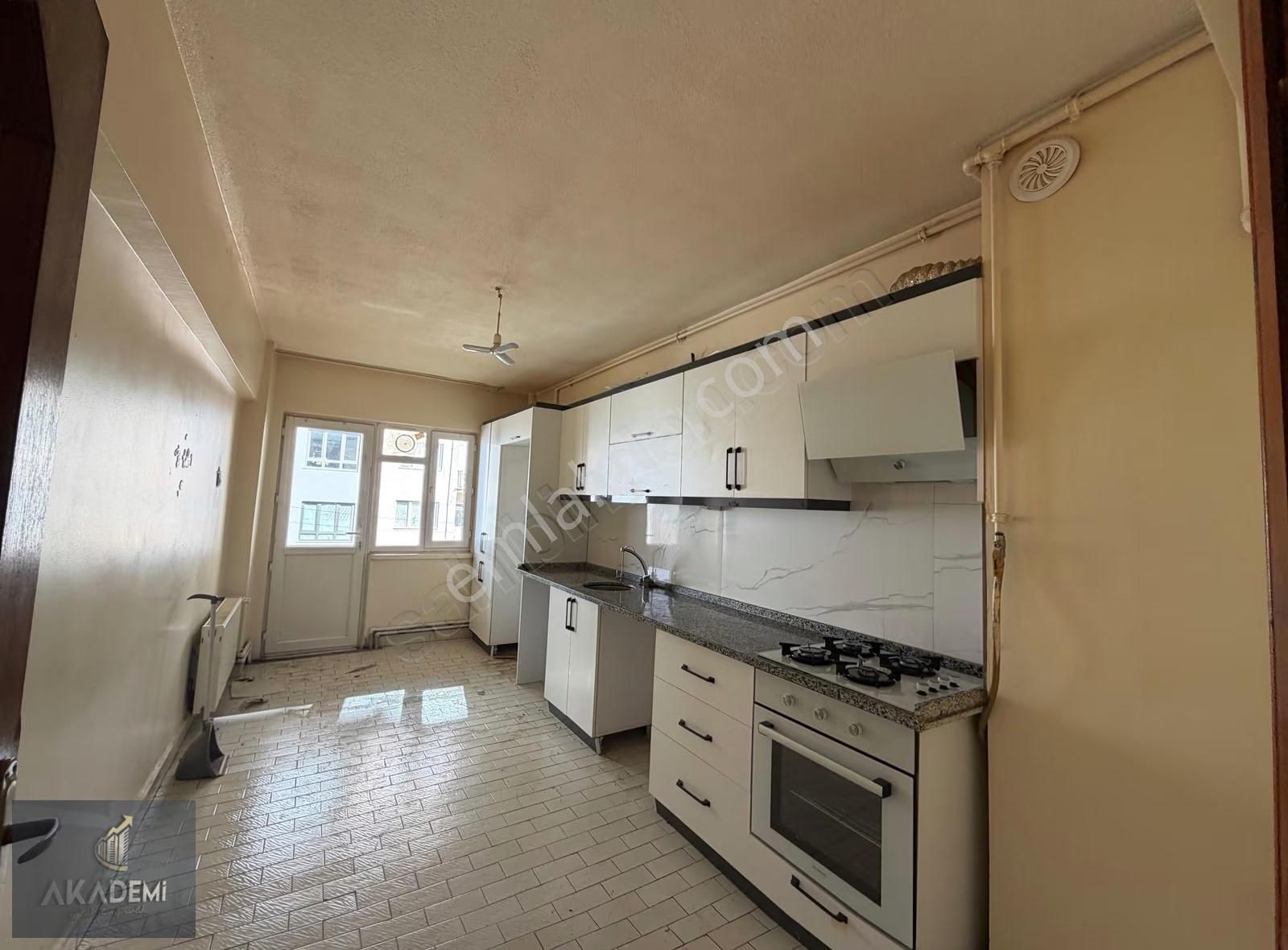 Akademi'den Gökmeydan'da Çift Balkonlu Geniş Kiralık 3+1 - Görsel 25