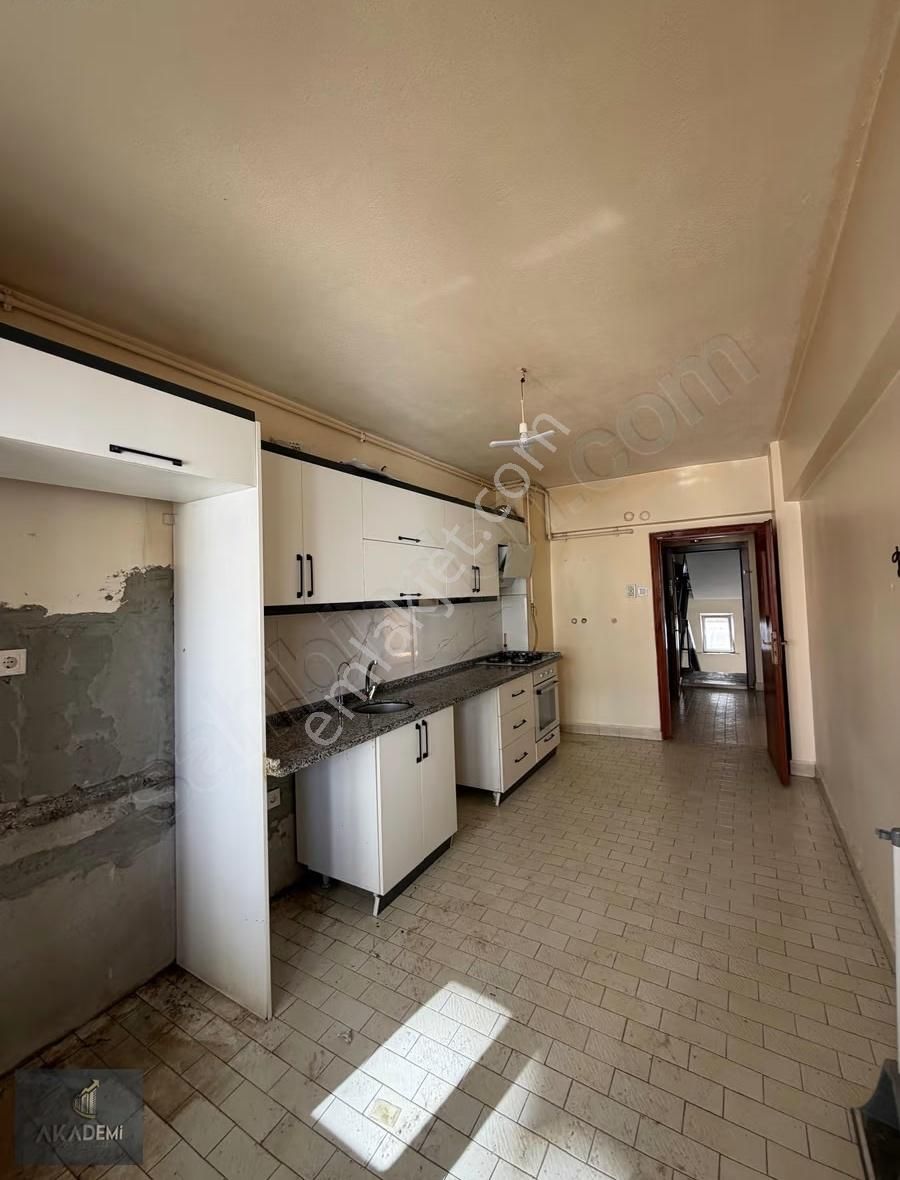 Akademi'den Gökmeydan'da Çift Balkonlu Geniş Kiralık 3+1 - Görsel 5