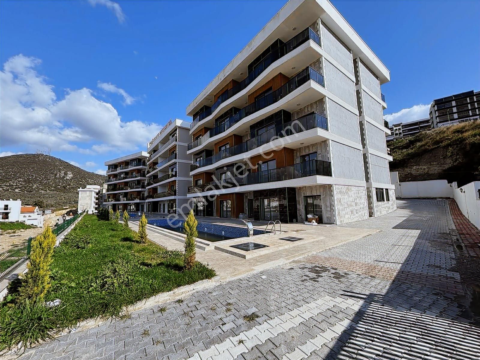 Kuşadası Merkezde Satılık 2+1 Sıfır Rezidans Daireler - Görsel 2