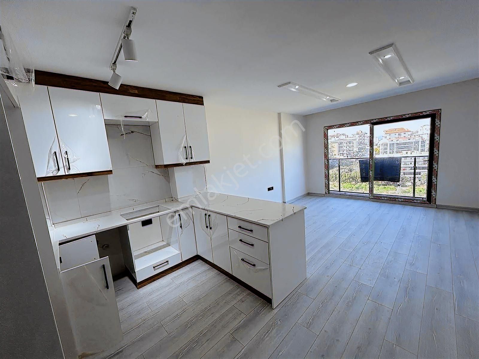 Kuşadası Merkezde Satılık 2+1 Sıfır Rezidans Daireler - Görsel 11