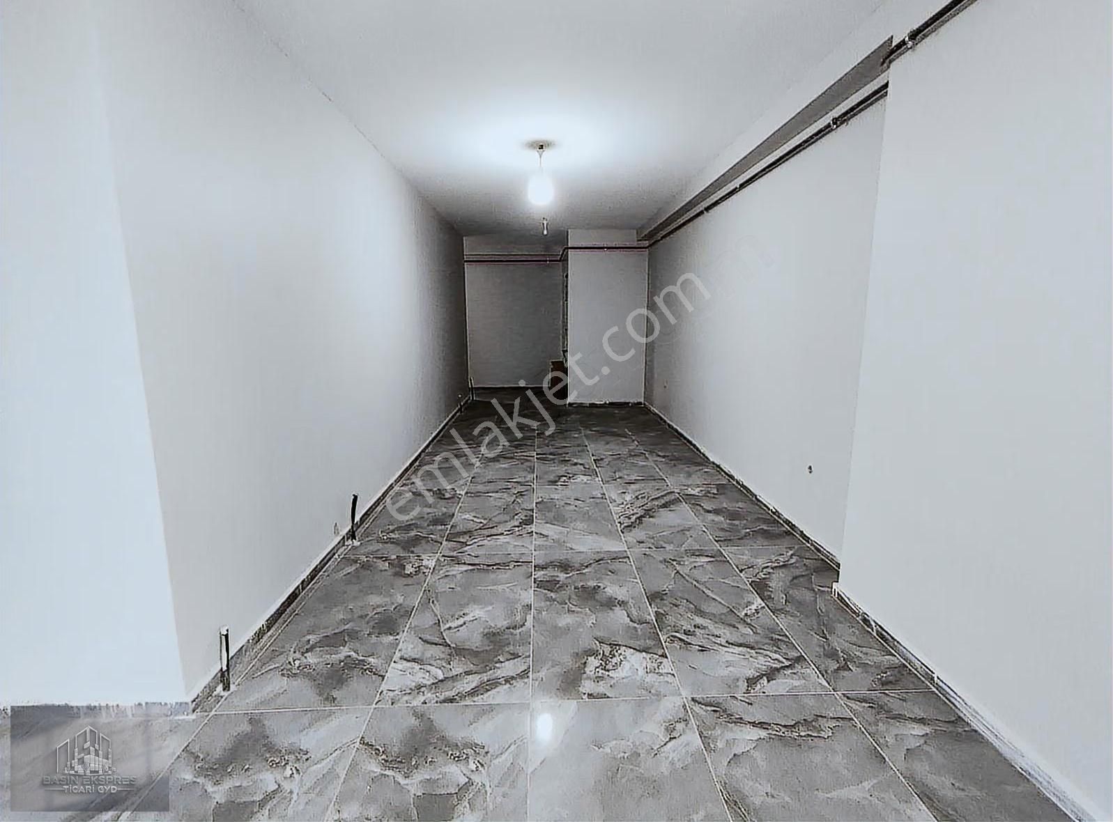 Sulyapıdan Prestijli Cam Giydirmeli Caddeye Yakın Komple Plaza - Görsel 34