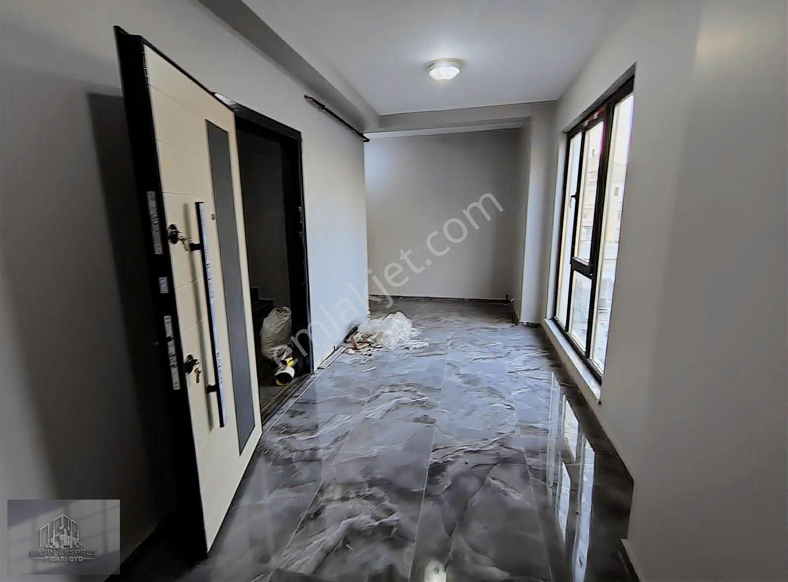 Sulyapıdan Prestijli Cam Giydirmeli Caddeye Yakın Komple Plaza - Görsel 27