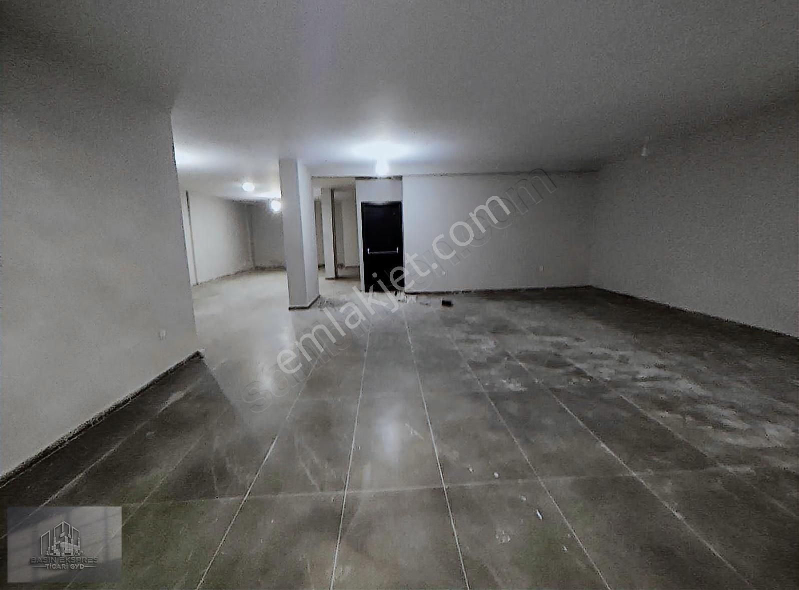 Sulyapıdan Prestijli Cam Giydirmeli Caddeye Yakın Komple Plaza - Görsel 28