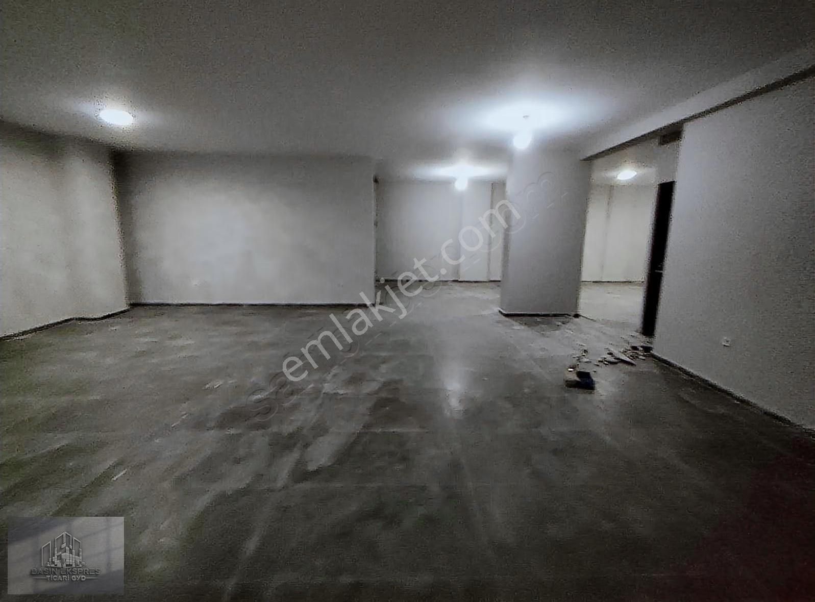 Sulyapıdan Prestijli Cam Giydirmeli Caddeye Yakın Komple Plaza - Görsel 5