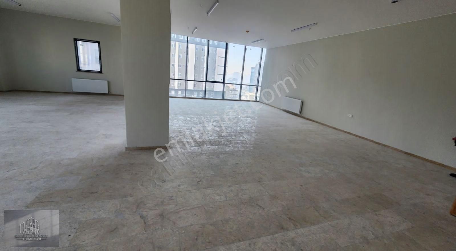 Sulyapıdan İskanlı Komple Plaza 1200 M2