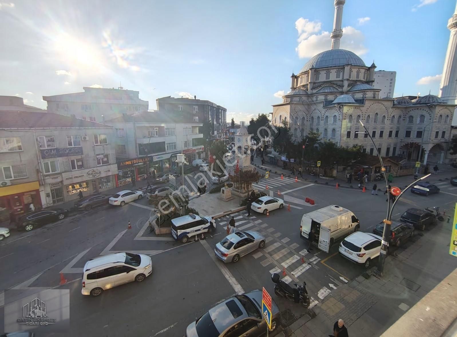 Sulyapıdan Güneşli Meydanda Tabela Değeri Yüksek Kiralık Ofis - Görsel 15