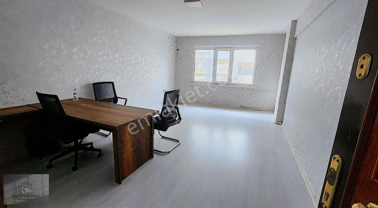 Sulyapıdan Meydanda Kiralik Ofis - Görsel 3