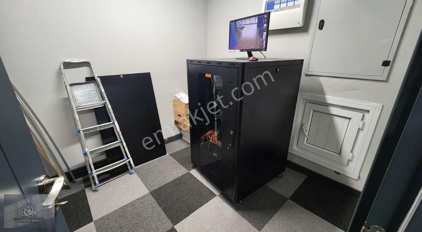 Sulyapıdan 1000 M2 2 Katlı İş Hanı Katı Kiralik Cadde Üzerinde - Görsel 3