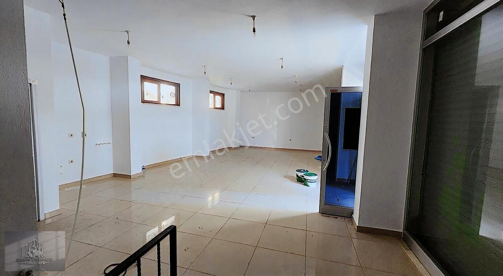 Sulyapıdan Kiralik İskanli 160 M2 Dükkan - Görsel 13