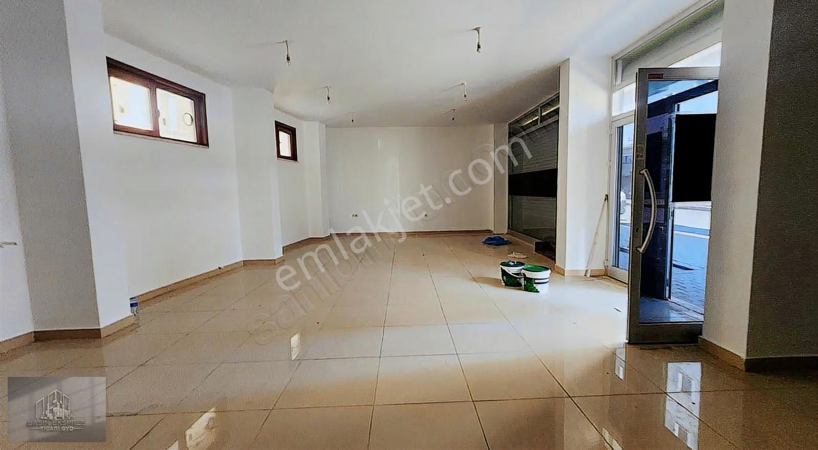 Sulyapıdan Kiralik İskanli 160 M2 Dükkan - Görsel 2