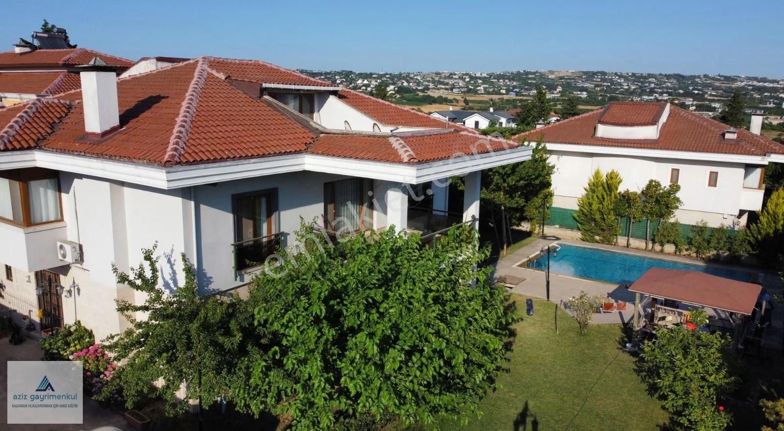 Silivri Ortaköyde Satılık 8+2 Havuzlu Villa - Görsel 12