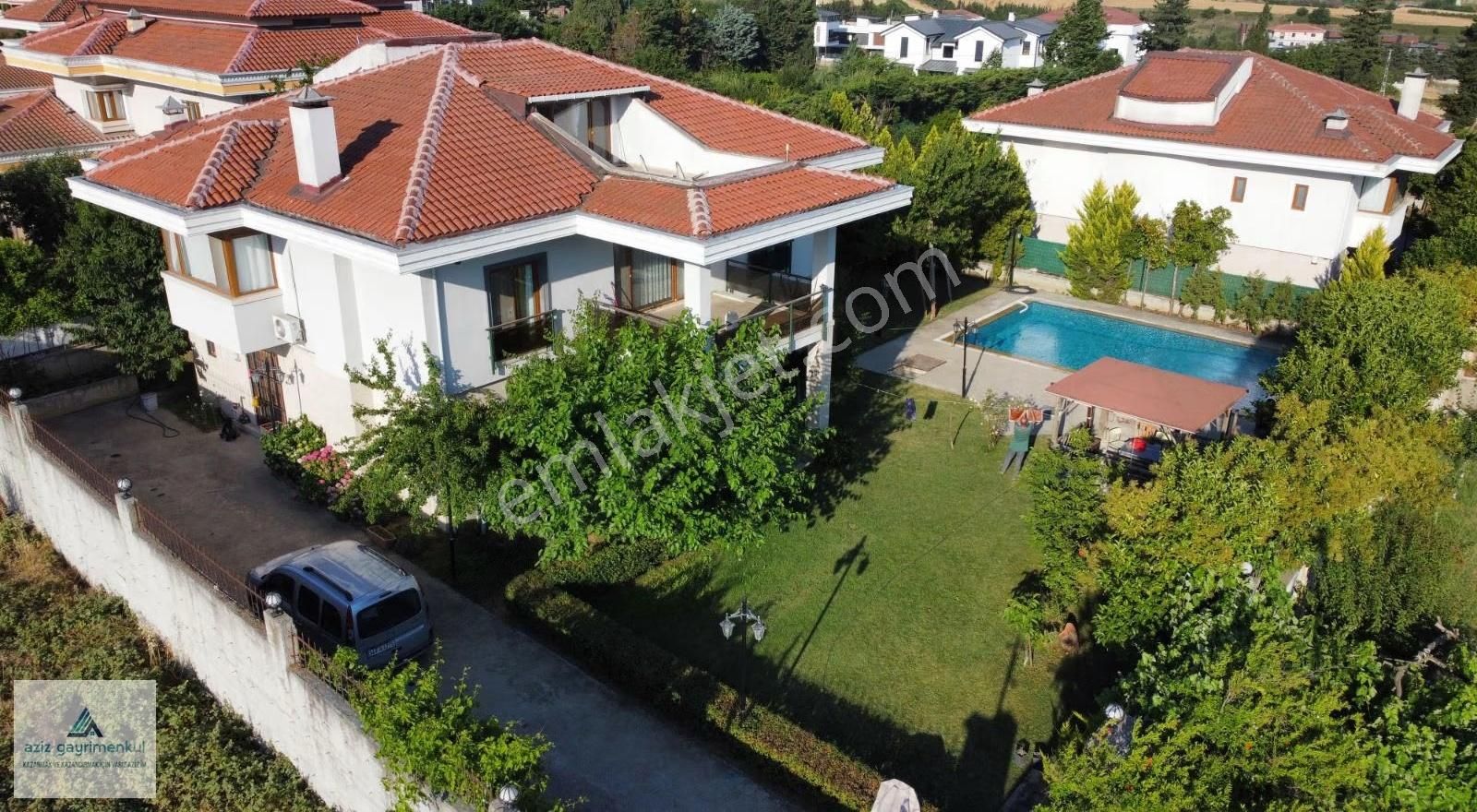 Silivri Ortaköyde Satılık 8+2 Havuzlu Villa - Görsel 20