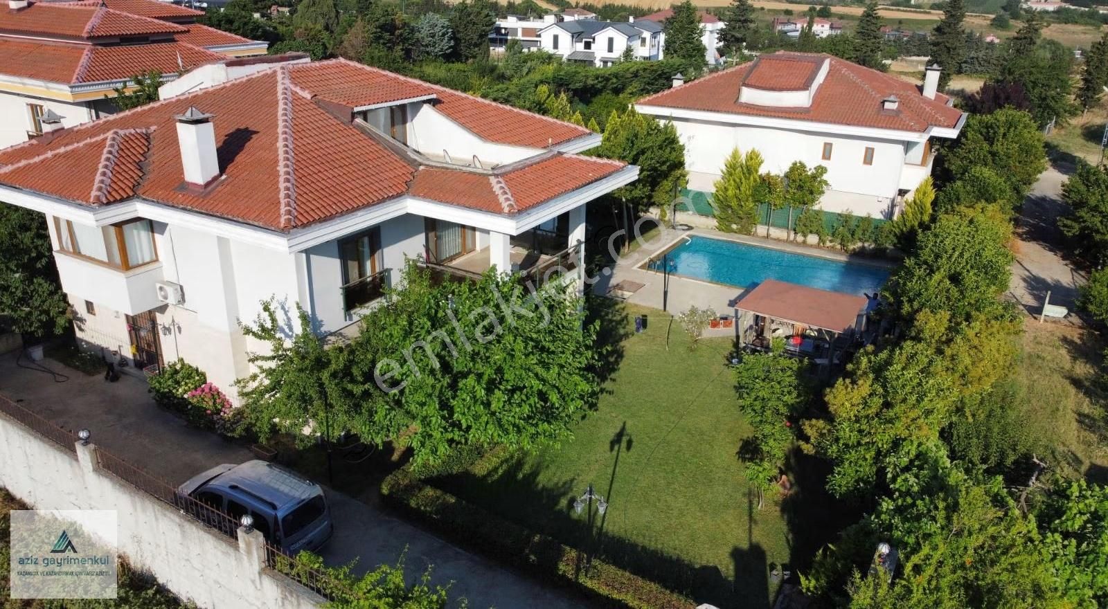 Silivri Ortaköyde Satılık 8+2 Havuzlu Villa - Görsel 24