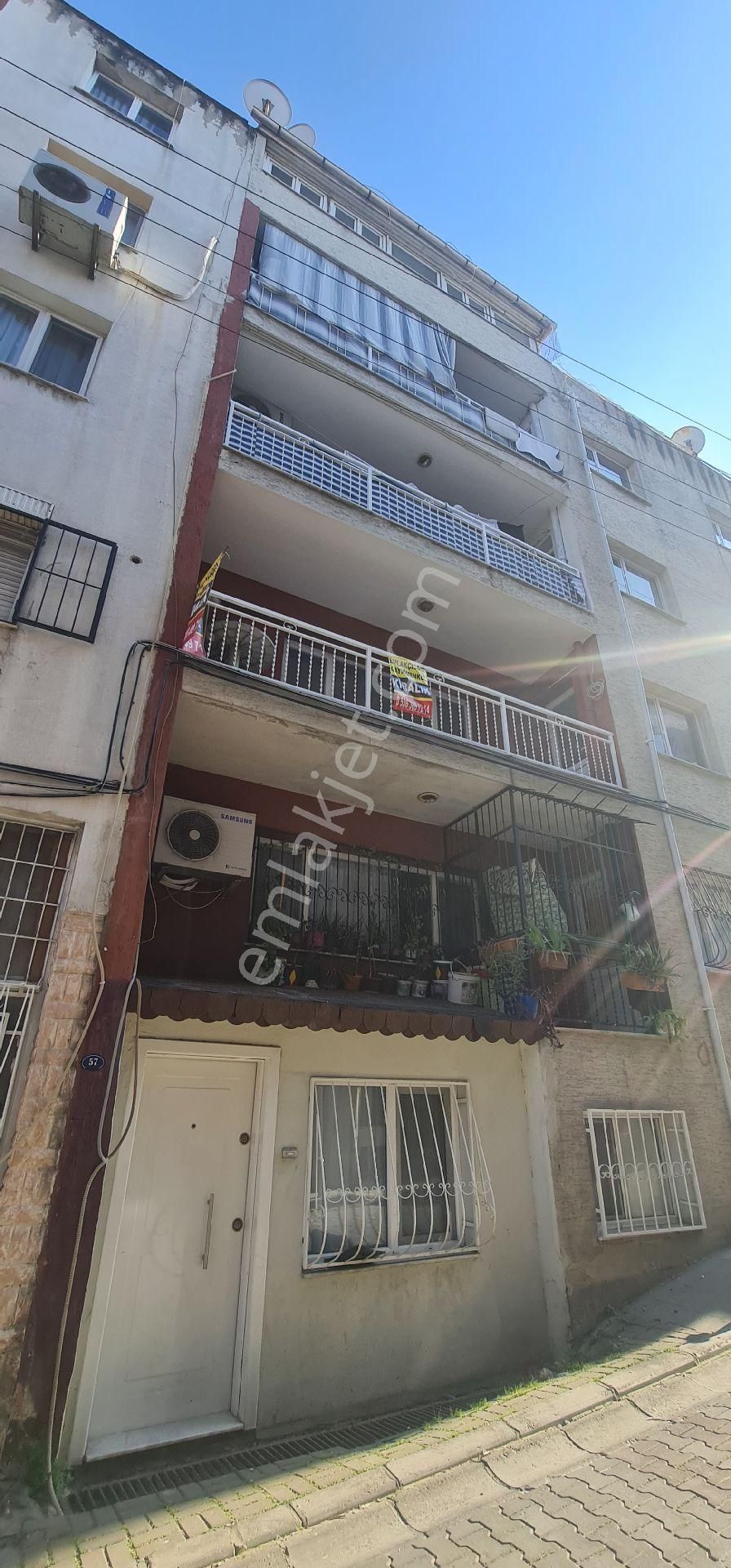 İzmir Konakaltıntaş Mahallesinde Kıralık 3+1 Daire - Görsel 2