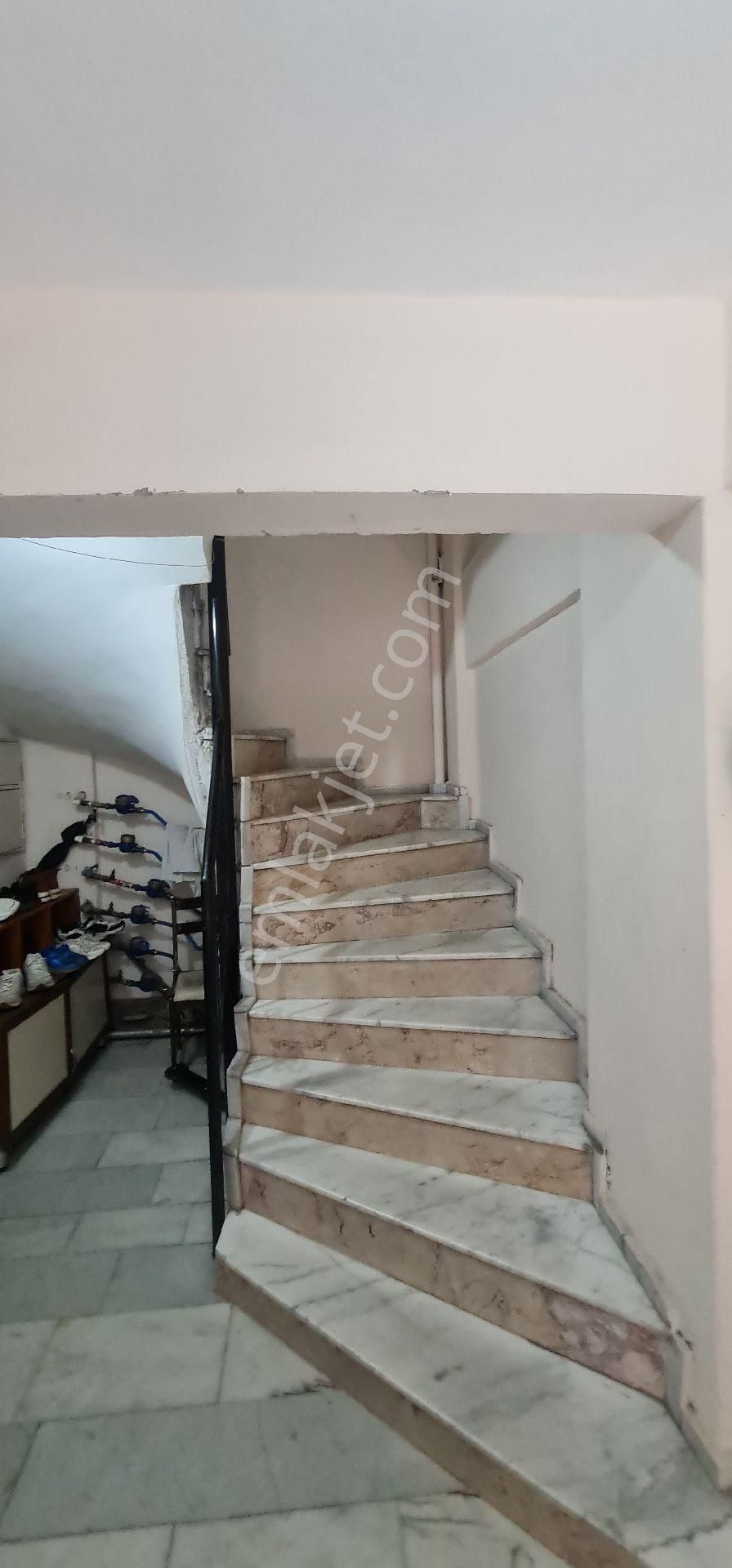 İzmir Konakaltıntaş Mahallesinde Kıralık 3+1 Daire - Görsel 4