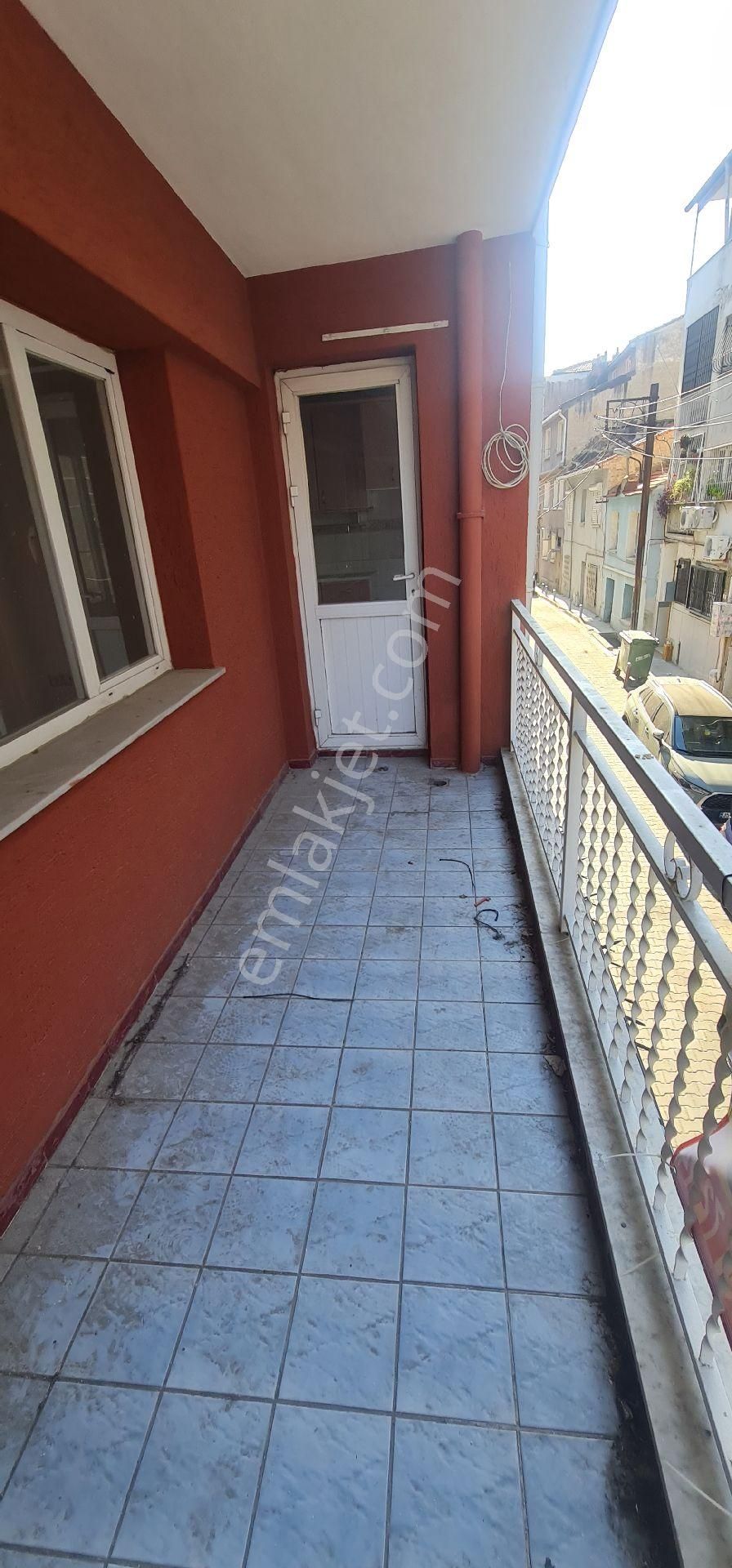 İzmir Konakaltıntaş Mahallesinde Kıralık 3+1 Daire - Görsel 33