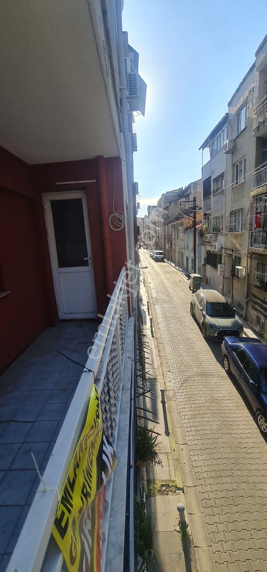 İzmir Konakaltıntaş Mahallesinde Kıralık 3+1 Daire - Görsel 34