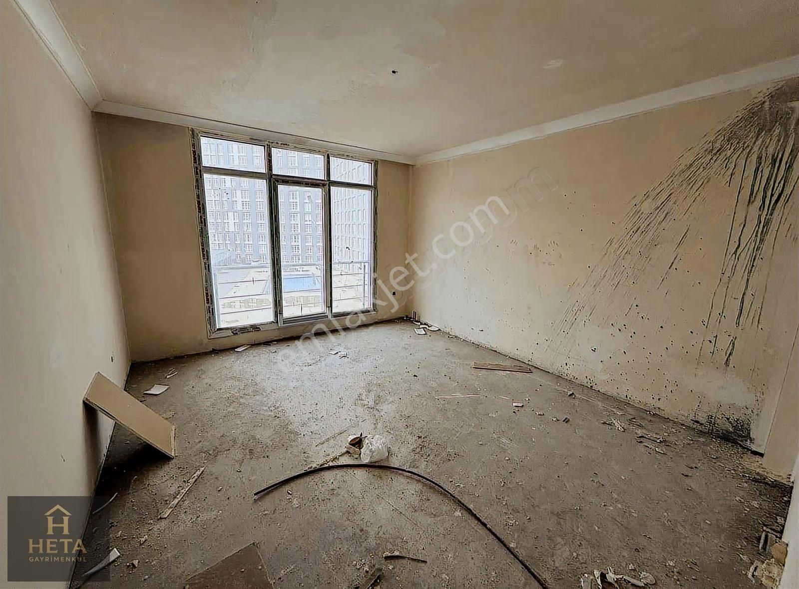 Metrobüse Yakın Site İçi Havuz Cephe Kısa Katlı 2+1 - Görsel 16