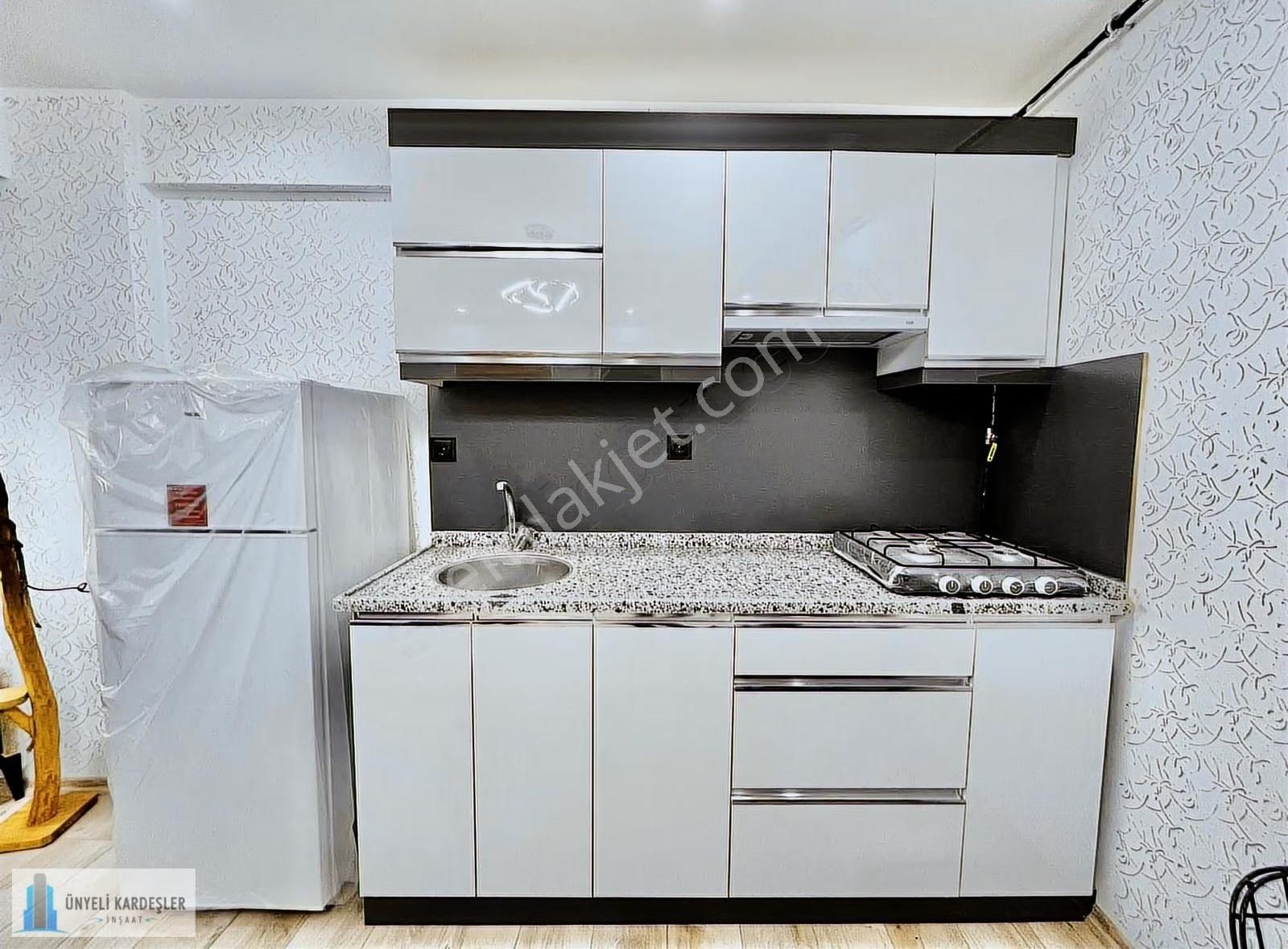 Topraklık Mahallesı'nde Satılık 1+1 Eşyalı Apartlar - Görsel 4