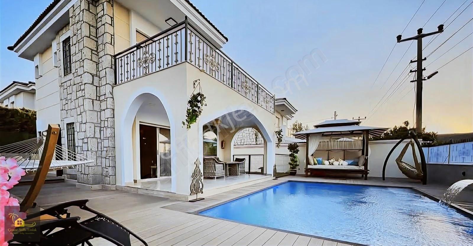 Alaçatı'da Satılık Tam Müstakil 4+2 Müştemilatlı Villa - Görsel 27