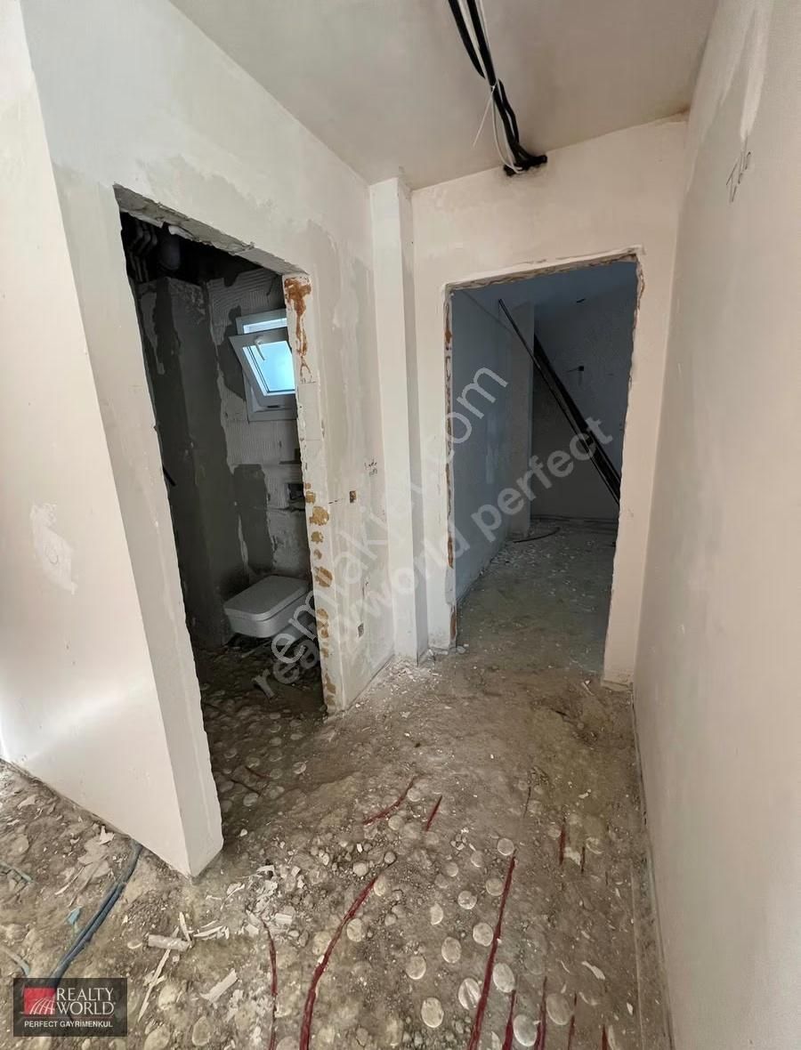 Zekeriyaköyde Sitede Satılıkmüstakil Natamam 5+2 Forlex Havuzlu - Görsel 13