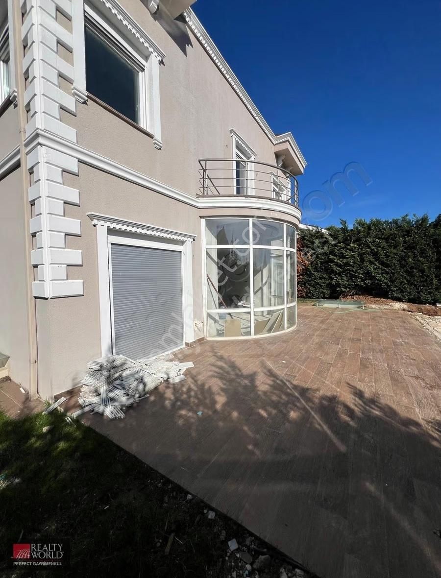 Zekeriyaköyde Sitede Satılıkmüstakil Natamam 5+2 Forlex Havuzlu - Görsel 9