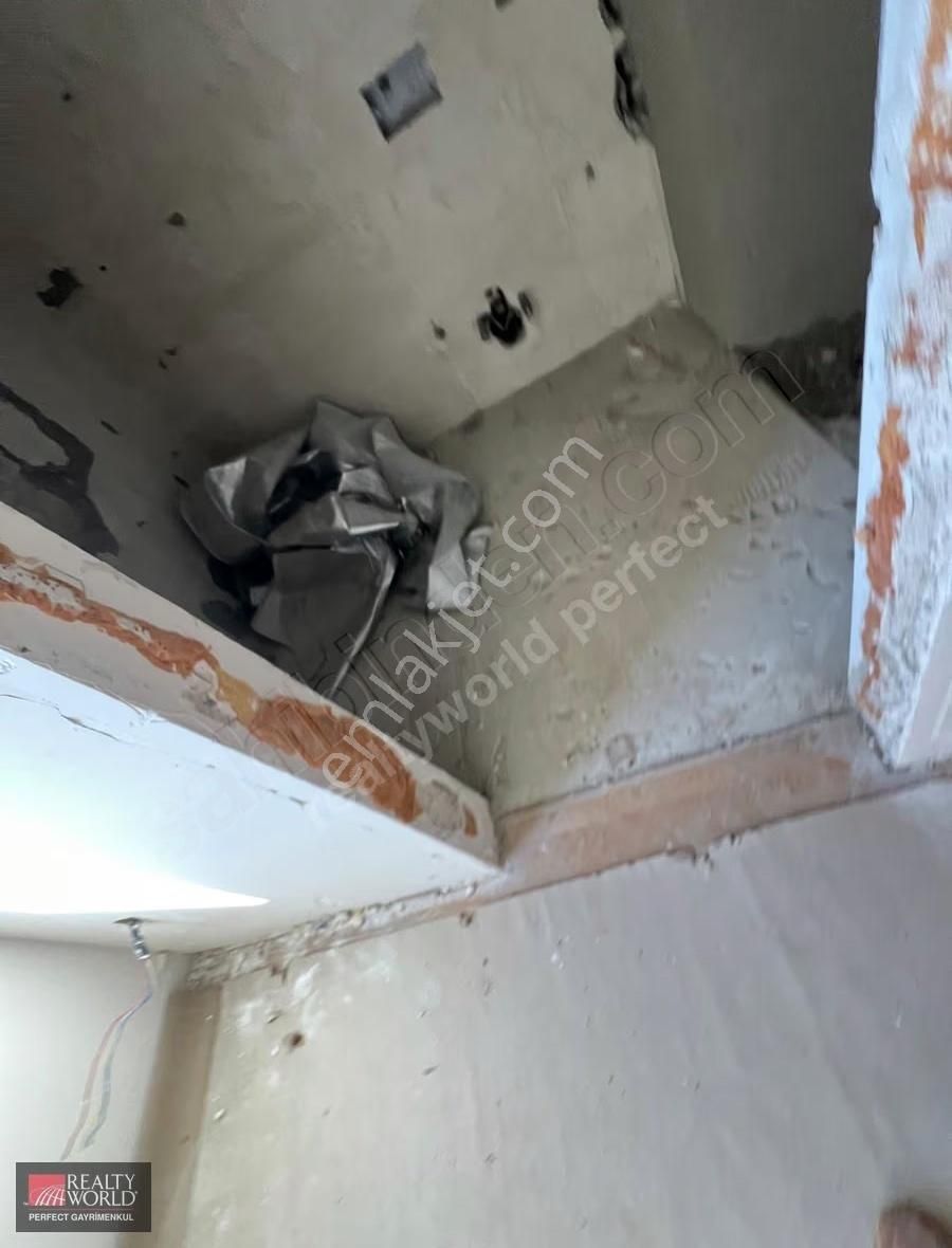 Zekeriyaköyde Sitede Satılıkmüstakil Natamam 5+2 Forlex Havuzlu - Görsel 12