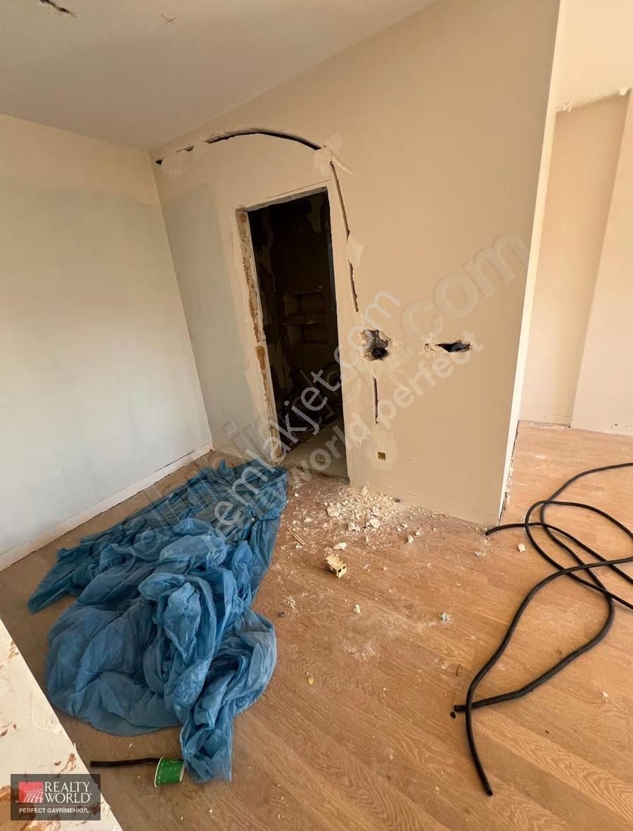 Zekeriyaköyde Sitede Satılıkmüstakil Natamam 5+2 Forlex Havuzlu - Görsel 22