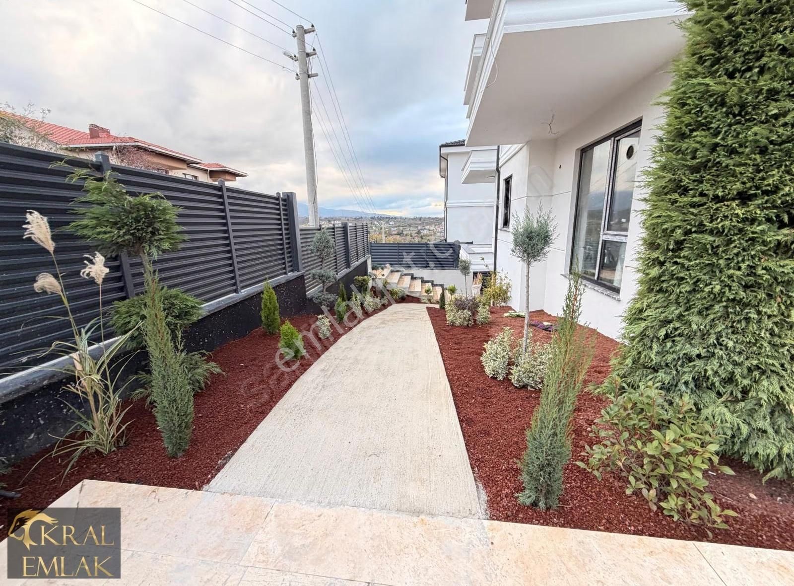 Akçakocanın Havuzlu Tek Akllı Binasında Satılık 1+1 Daireler - Görsel 5