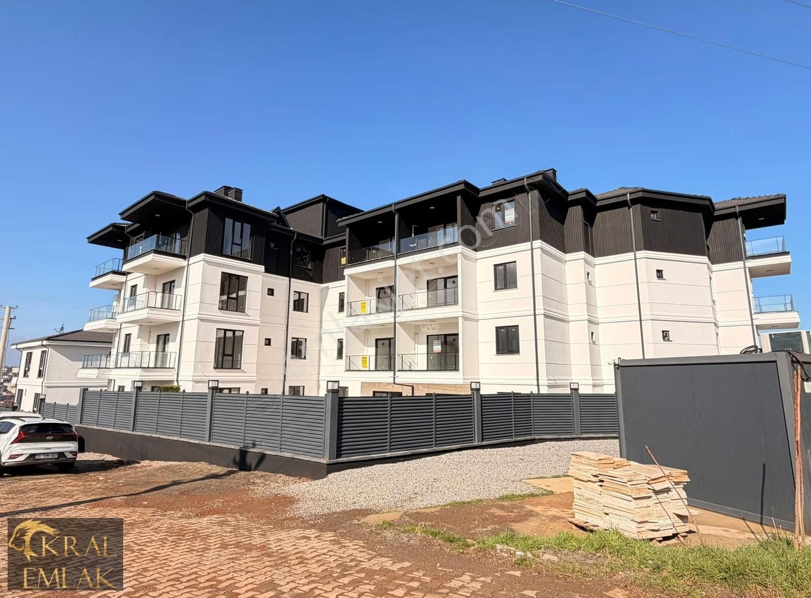 Akçakocanın Havuzlu Tek Akllı Binasında Satılık 1+1 Daireler - Görsel 10