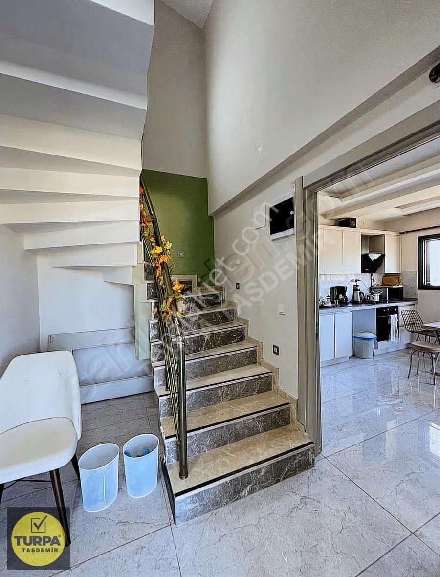 Menderes Cüneytbey Mahallesi'nde Acil Satılık Dubleks Daire - Görsel 32