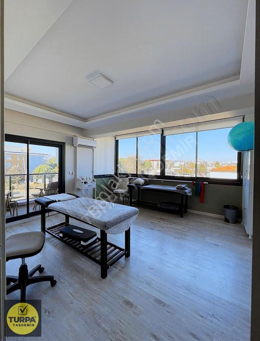 Menderes Cüneytbey Mahallesi'nde Acil Satılık Dubleks Daire - Görsel 20