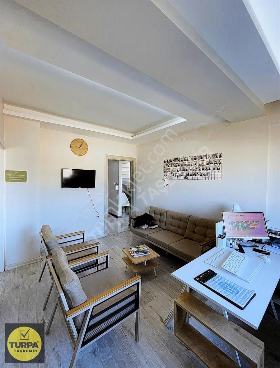 Menderes Cüneytbey Mahallesi'nde Acil Satılık Dubleks Daire - Görsel 11