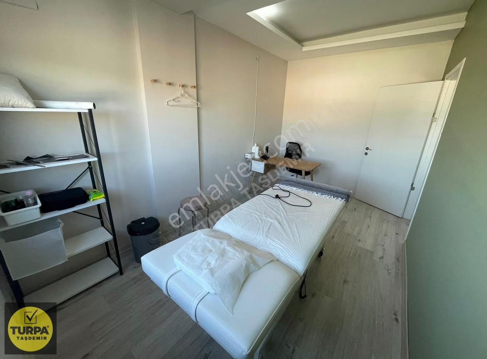 Menderes Cüneytbey Mahallesi'nde Acil Satılık Dubleks Daire - Görsel 9