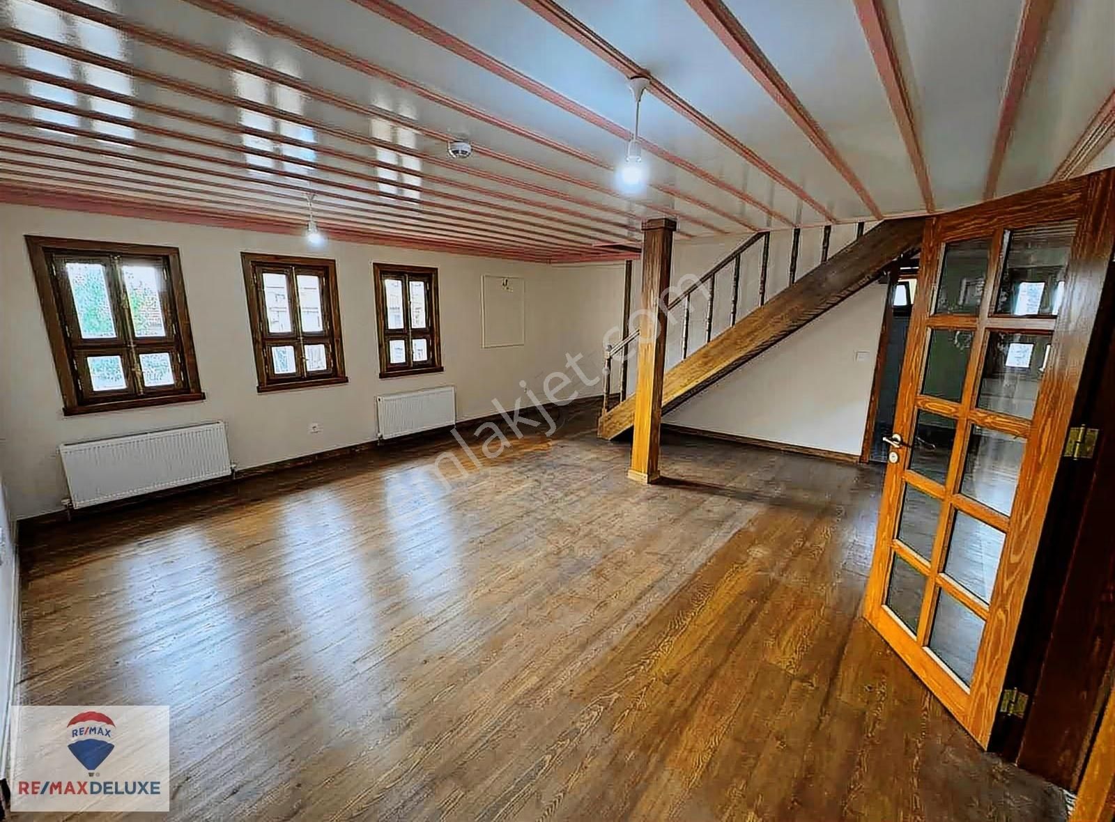 Tarih Koridorunda Restore Edilmiş Geniş Bahçeli Satılık Konak - Görsel 19