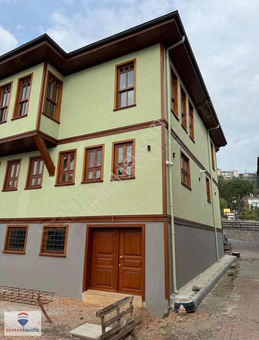 Tarih Koridorunda Restore Edilmiş Geniş Bahçeli Satılık Konak - Görsel 10