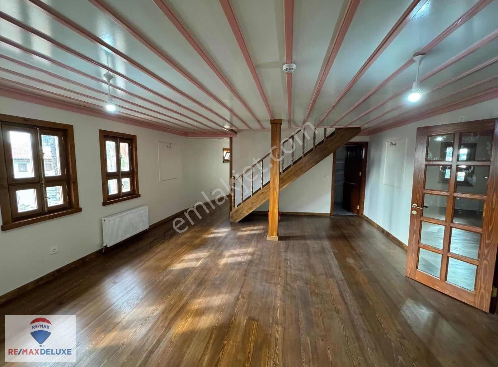 Tarih Koridorunda Restore Edilmiş Geniş Bahçeli Satılık Konak - Görsel 18