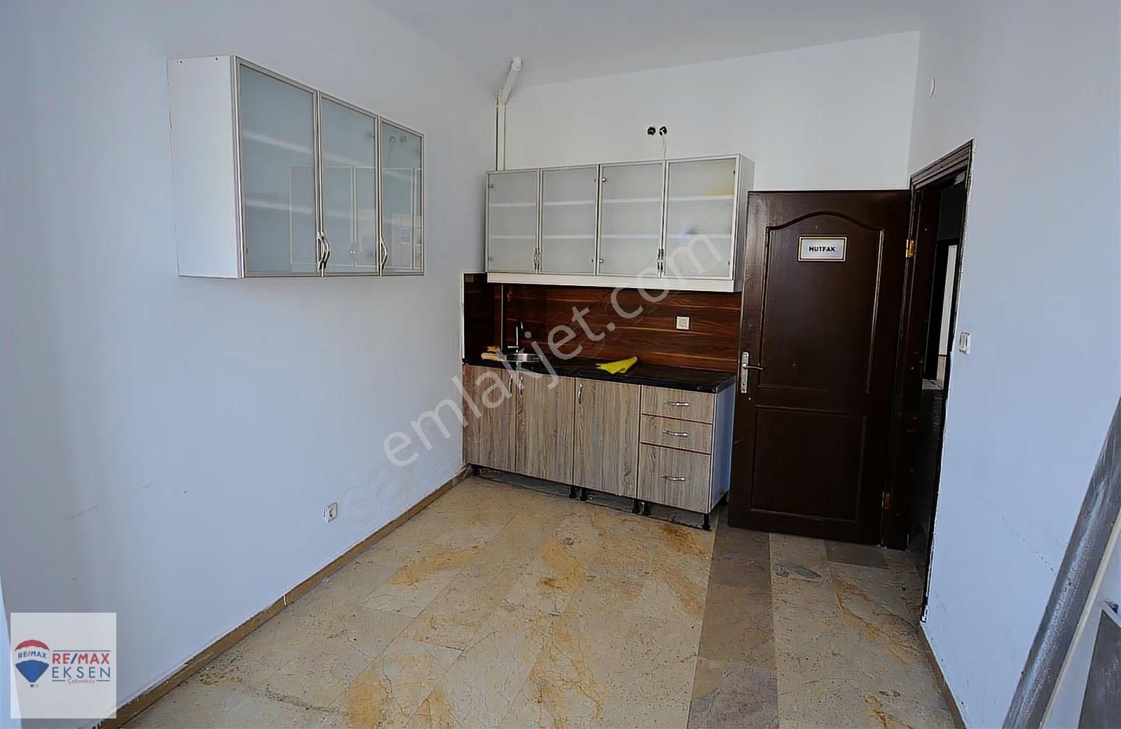 Dudulluda 260 M2 Ofis Katta Tek Diğer İş Kollarına Uygun Kira - Görsel 5