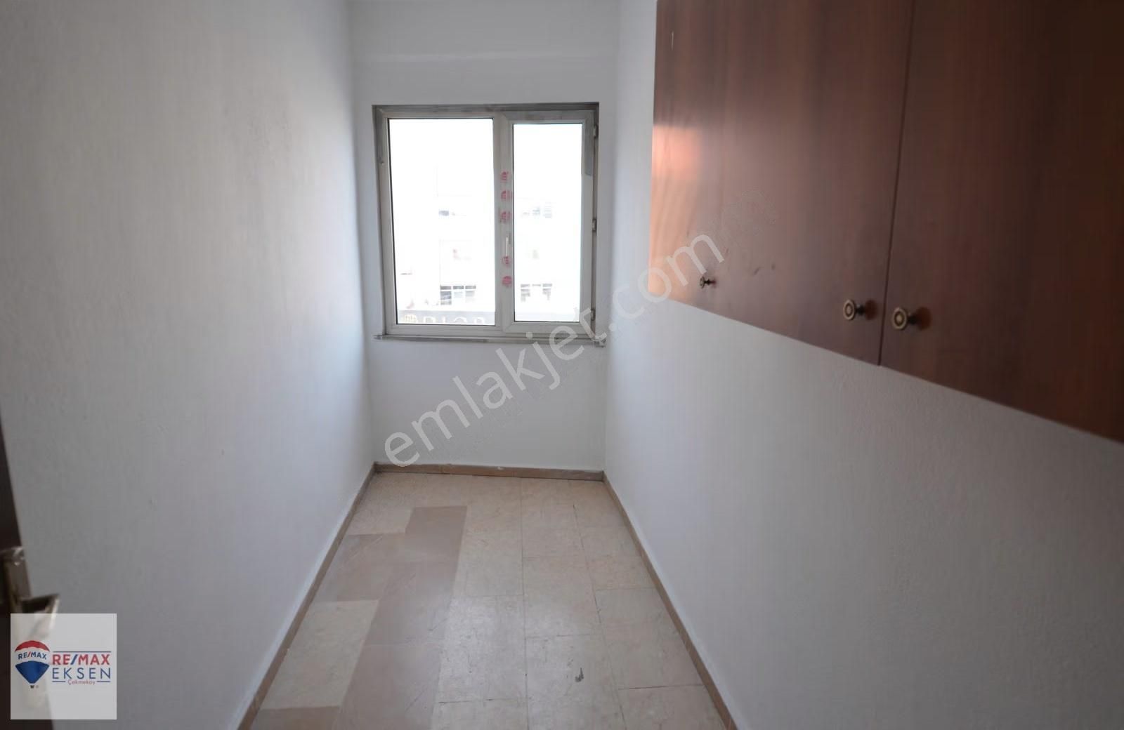 Dudulluda 260 M2 Ofis Katta Tek Diğer İş Kollarına Uygun Kira - Görsel 3