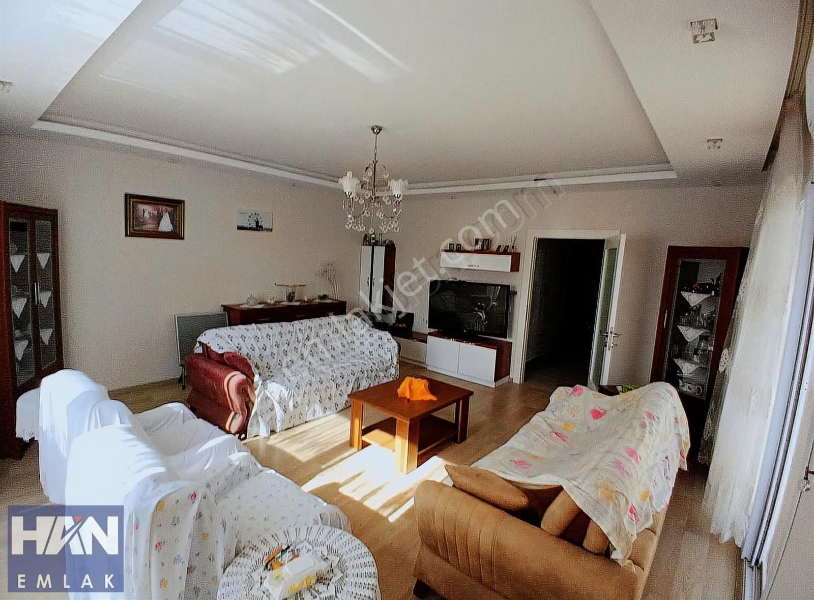 Han Emlaktan Merkez Mah'de B.mutfak E.banyolu Doğalgazlı 2+1