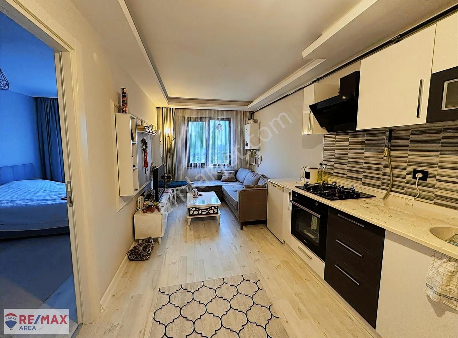 Remax Area Dan Kurtuluş Da Eşyalı Satılık Ara Kat 1+1 Daire - Görsel 4