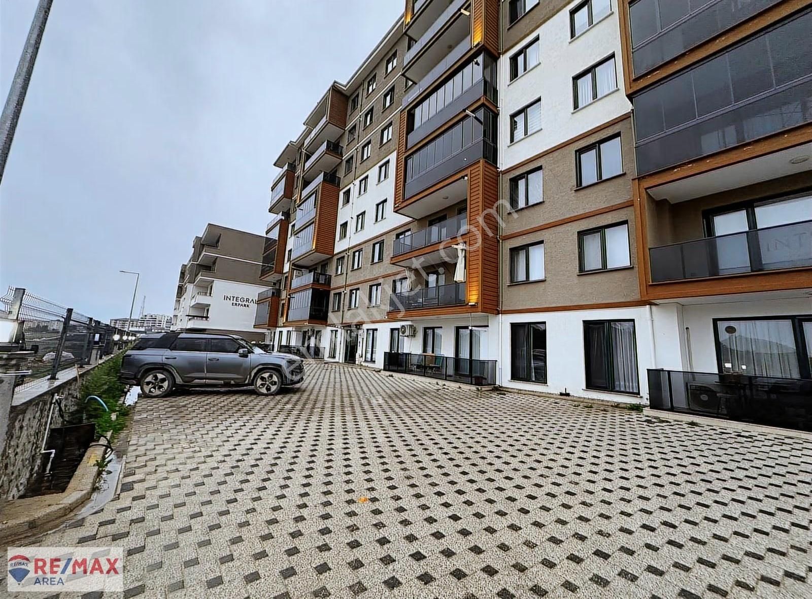 Remax Area Dan Kurtuluş Da Eşyalı Satılık Ara Kat 1+1 Daire - Görsel 20