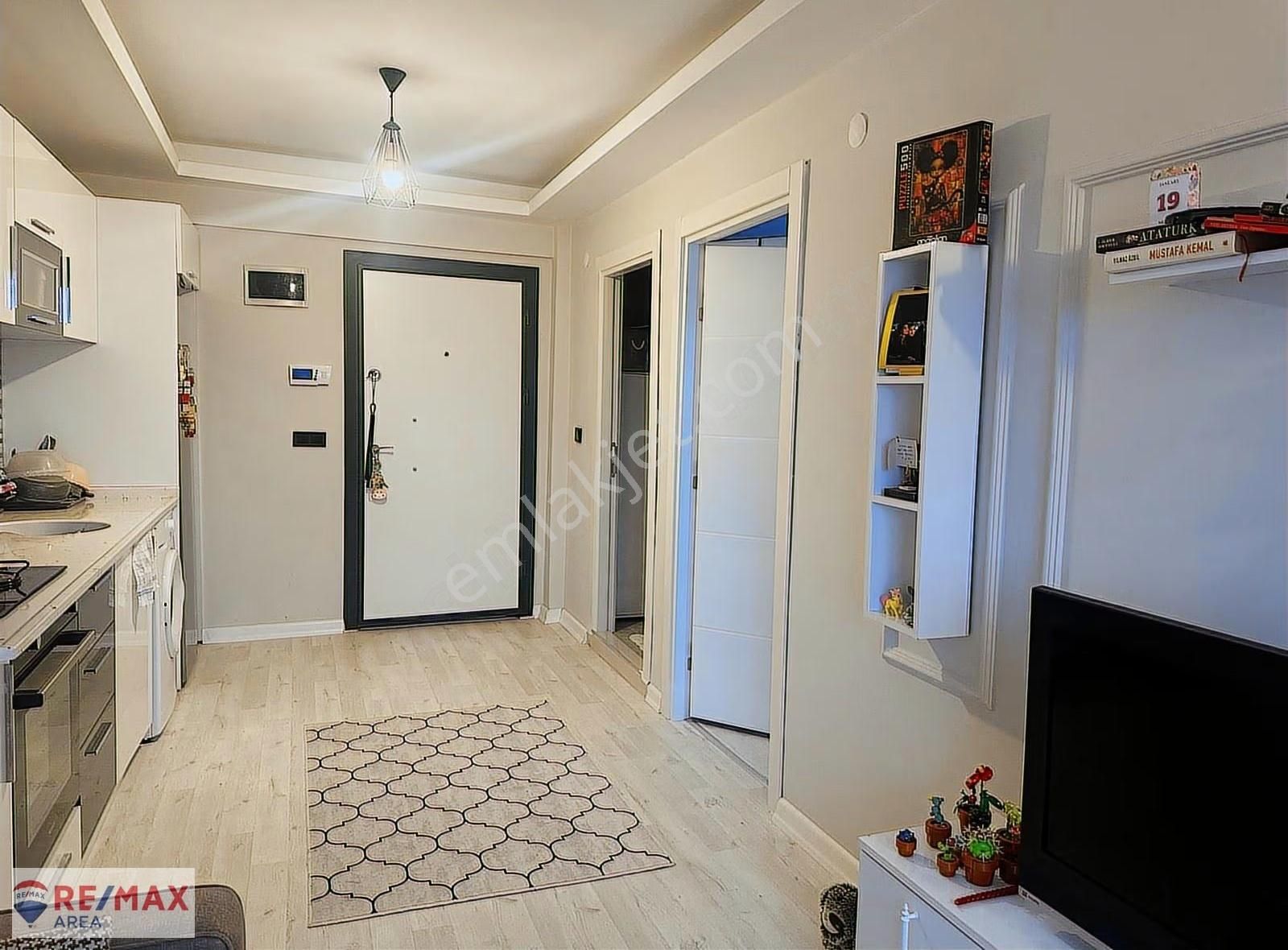 Remax Area Dan Kurtuluş Da Eşyalı Satılık Ara Kat 1+1 Daire - Görsel 25