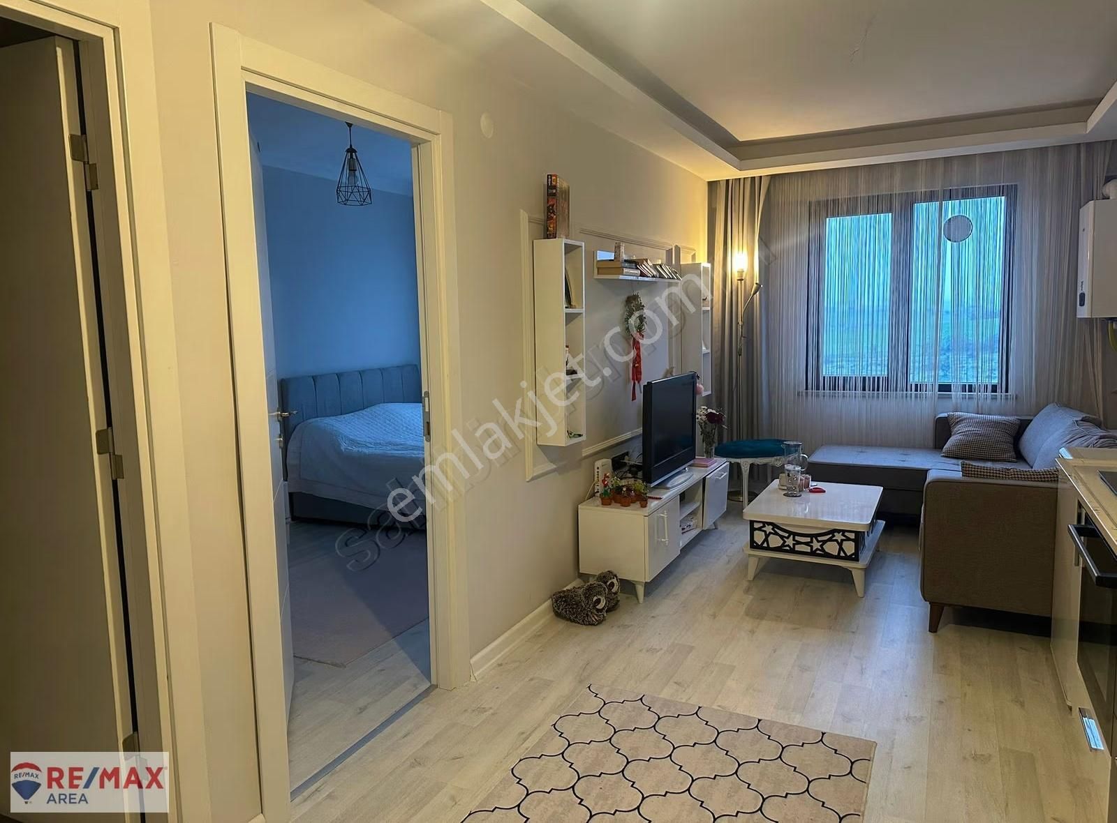 Remax Area Dan Kurtuluş Da Eşyalı Satılık Ara Kat 1+1 Daire - Görsel 18