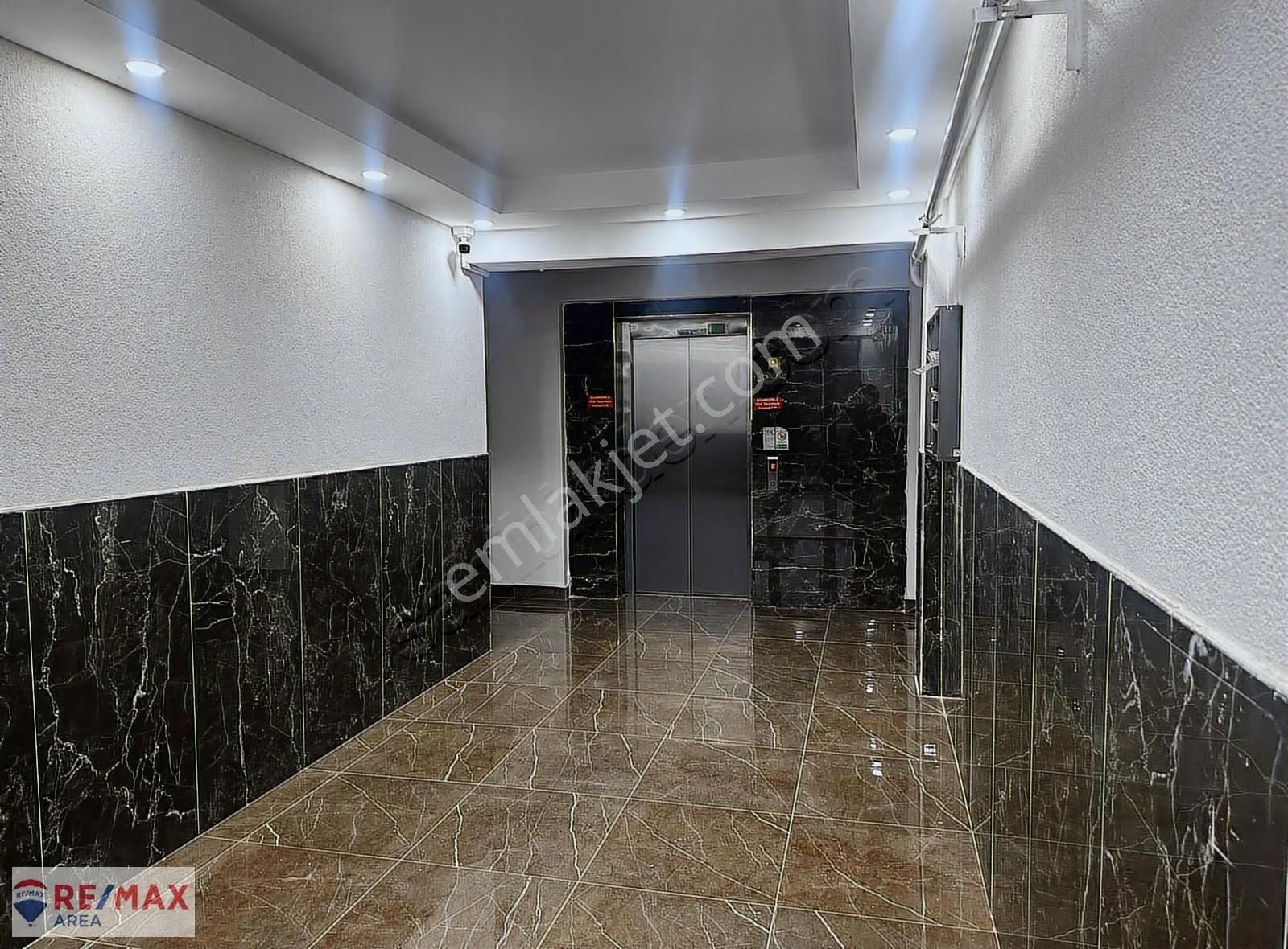 Remax Area Dan Kurtuluş Da Eşyalı Satılık Ara Kat 1+1 Daire - Görsel 10